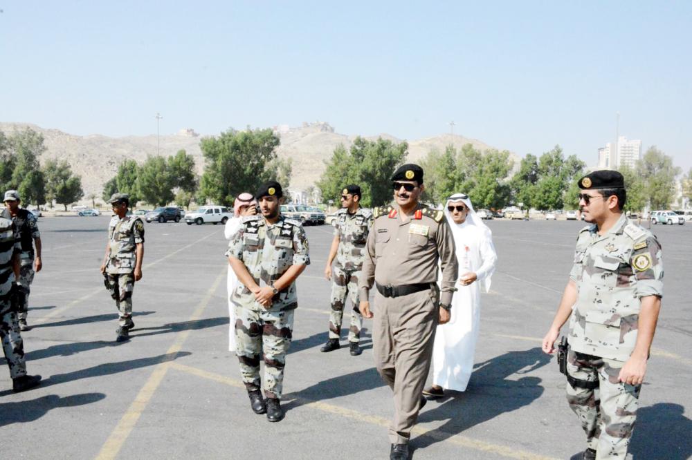 



مدير شرطة مكة خلال تدشين الحملة الأمنية.