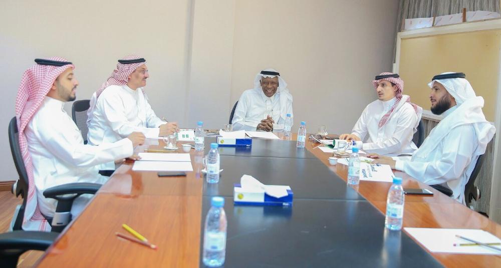 



اجتماع لجنة تطوير الكرة السعودية.