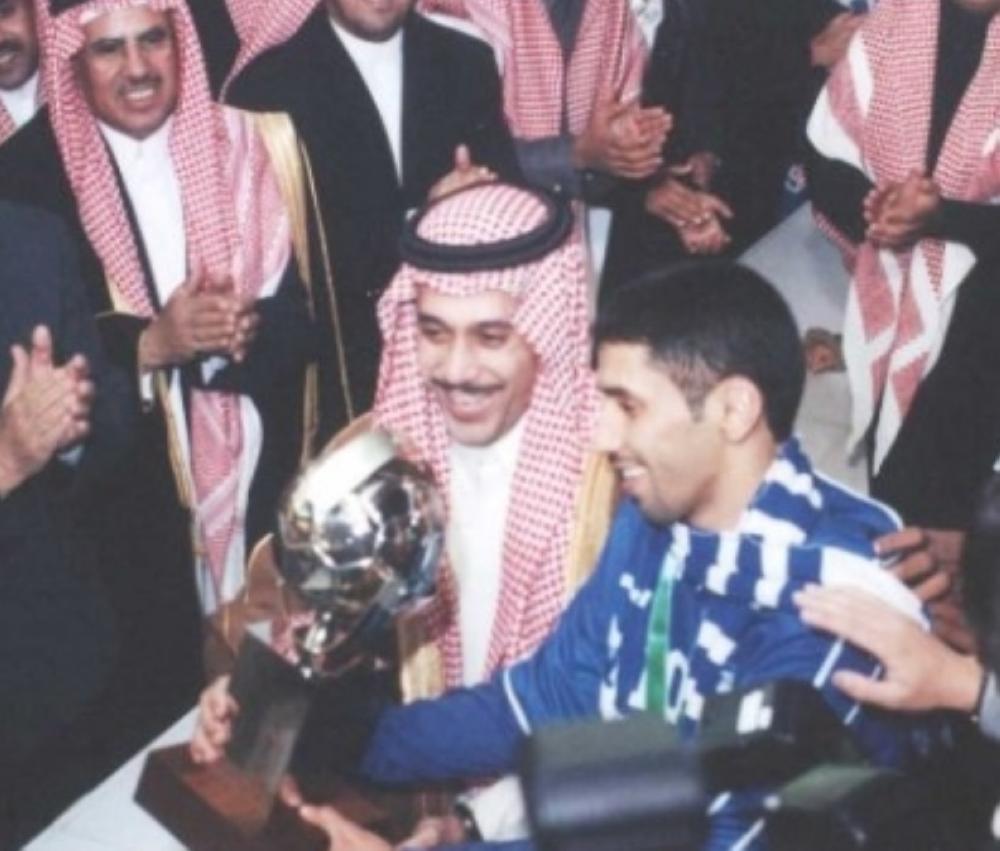 الهلال مع كأس السوبر الآسيوي