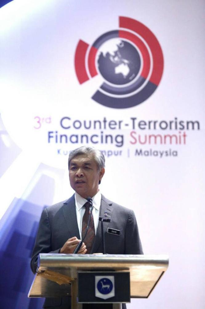  نائب رئيس الوزراء الماليزي أحمد زهيدي خلال إلقاء كلمته