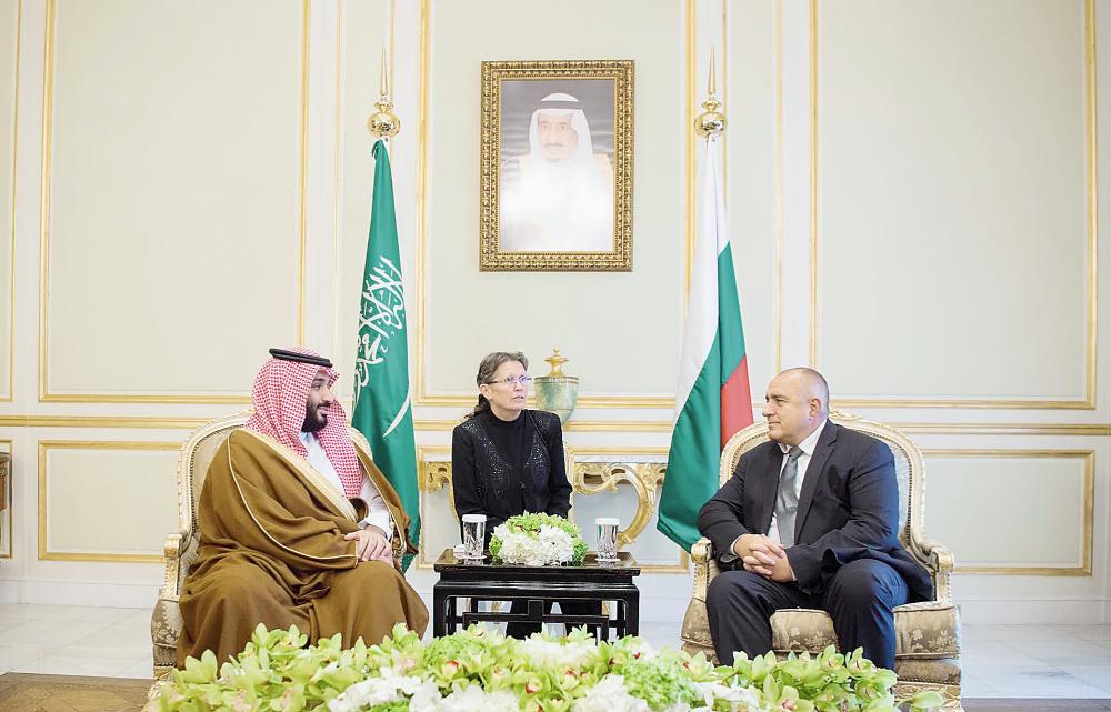 



الأمير محمد بن سلمان مستقبلا بويكو بوريسوف أمس في الرياض. (واس)