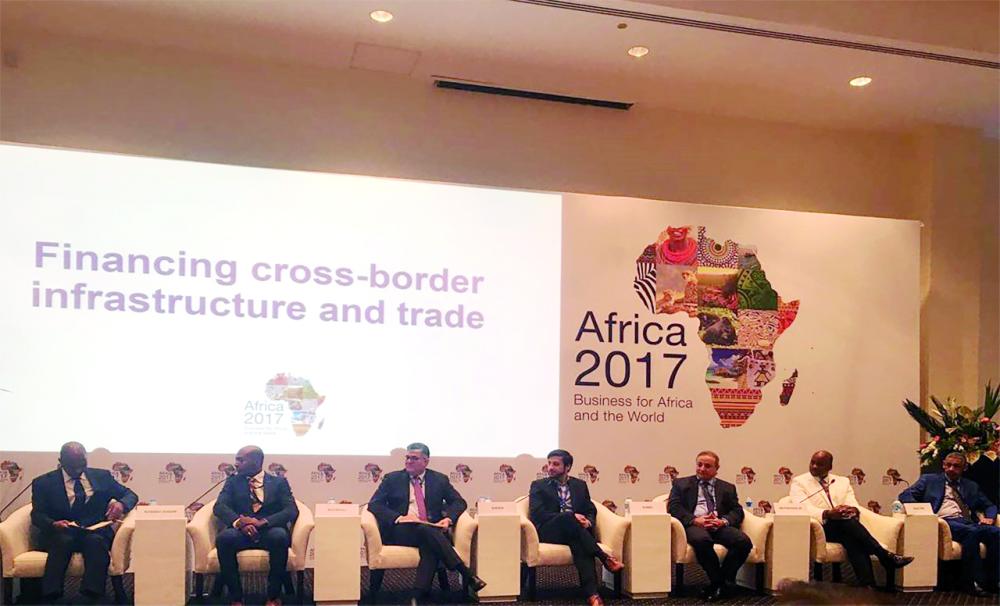 



نظيم نوردلي خلال المشاركة في مؤتمر «أفريقيا 2017». (عكاظ)