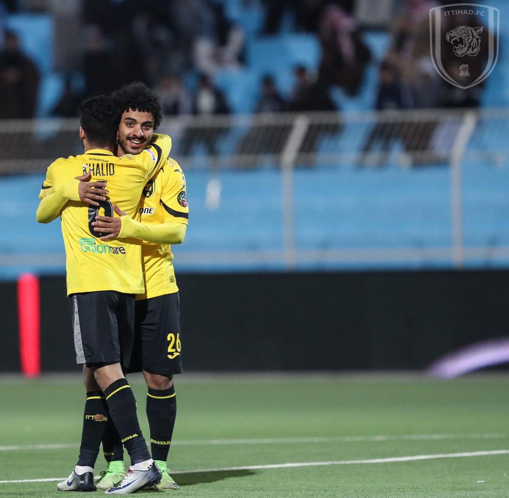 لاعبي الاتحاد السميري والعرياني  بعد المباراة