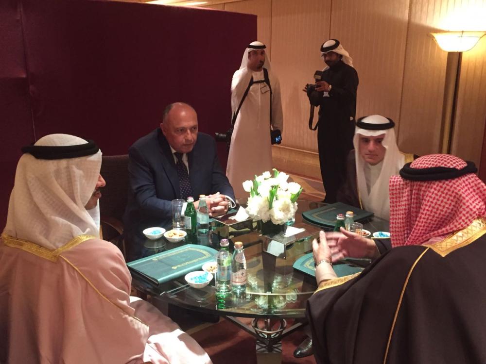 وزراء الدول الأربع الداعية لمكافحة الإرهاب خلال اجتماعهم أمس في الرياض. (الخارجية المصرية)