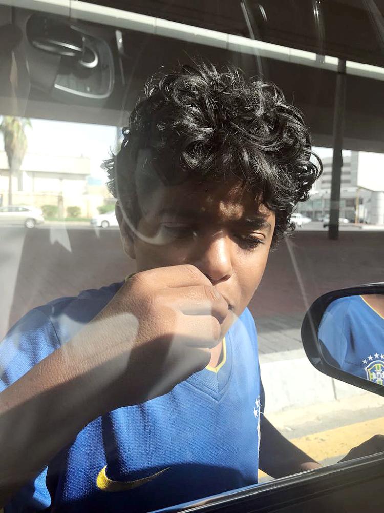 متسول المربع يزعج العابرين أخبار السعودية صحيفة عكاظ