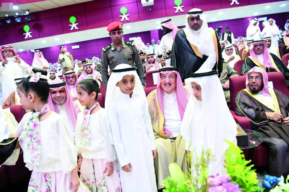 



الأمير محمد بن ناصر ووزير التعليم خلال المناسبة. (عكاظ)