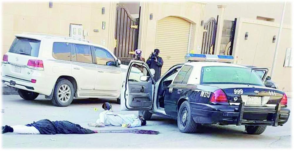 محاكمة مجرمين تورطوا في تكوين خلايا إرهابية لترصد رجال الأمن في القطيف.