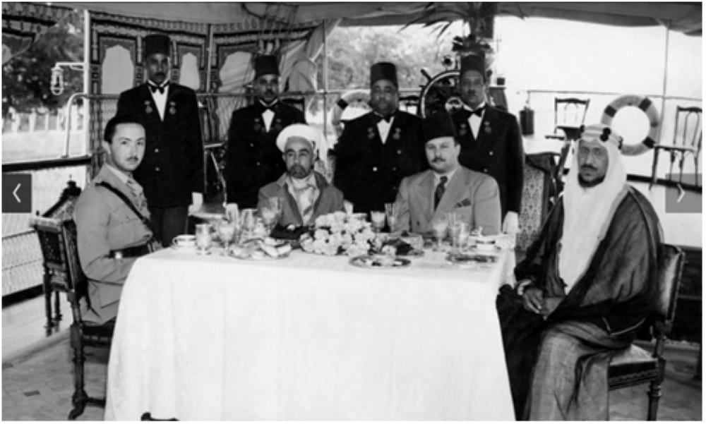 



ملكا مصر والأردن وولي عهد السعودية (الملك سعود لاحقاً) في قمة أنشاص عام 1946. 