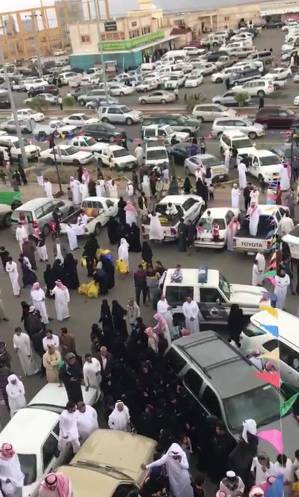 2000 زائر تدافعوا على أبو خمسة و التجارة نظامي أخبار السعودية صحيفة عكاظ