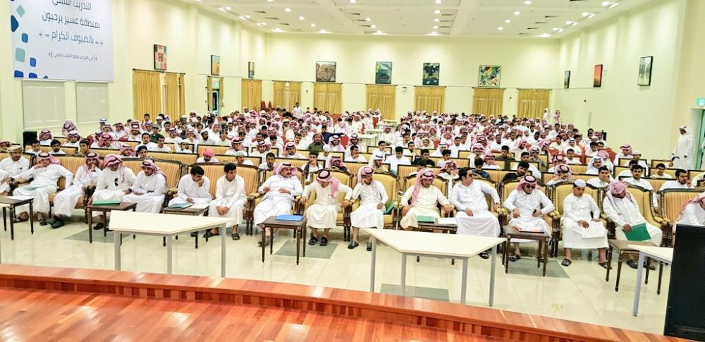 



طلاب خلال ورشة عمل بمؤسسة التدريب التقني بعسير أخيراً.