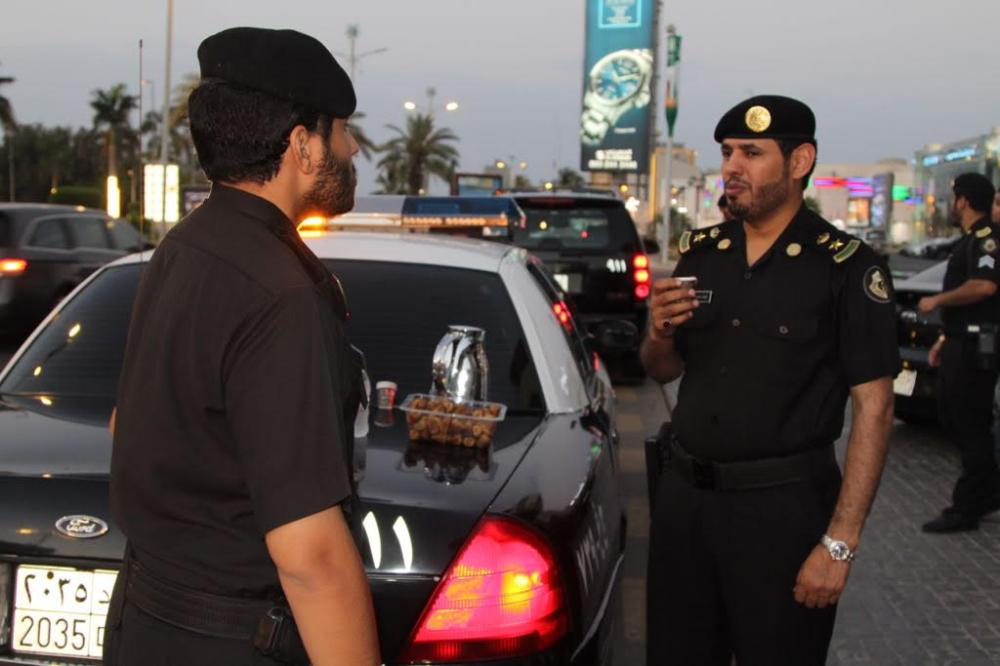 قائد المهمة المقدم نايف الثمالي مدير شعبة الدوريات في دوريات الأمن بمحافظة جدة.