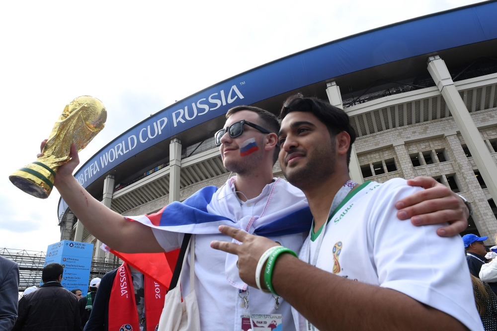 صور | الجماهير السعودية في روسيا.. حب ووفاء