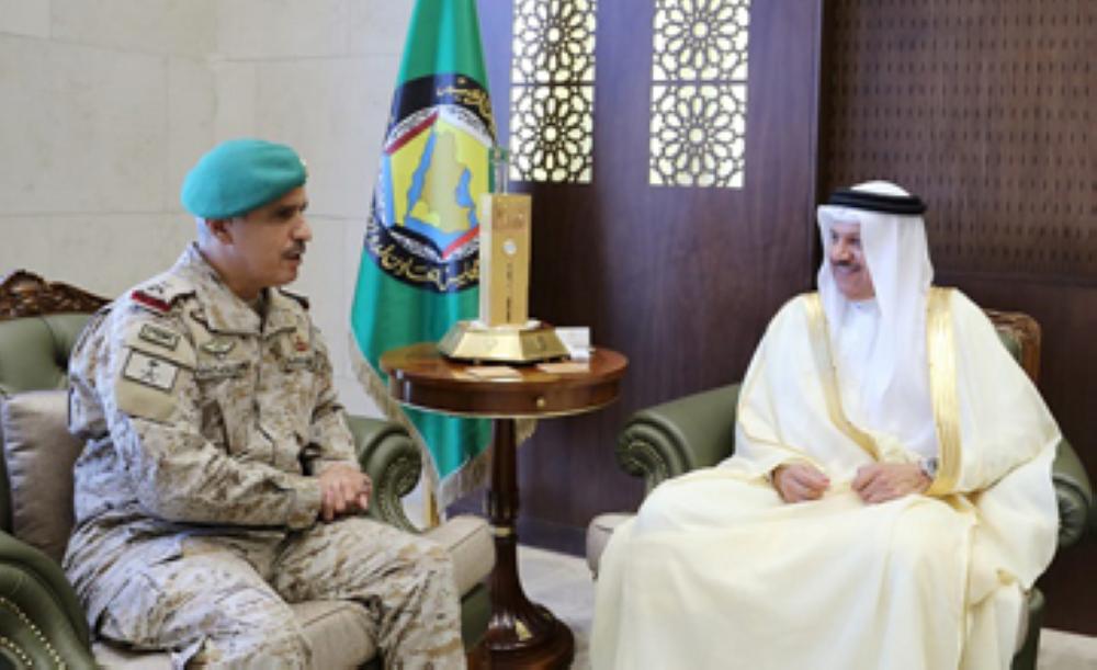 The Secretary General of Gulf Cooperation Council (GCC) Dr. Abdullatif bin Rashid Al-Zayani, received the Commander of the Peninsula Shield Joint Forces Major General Abdulaziz Ahmed Al- Balawi, congratulating him on his new post.