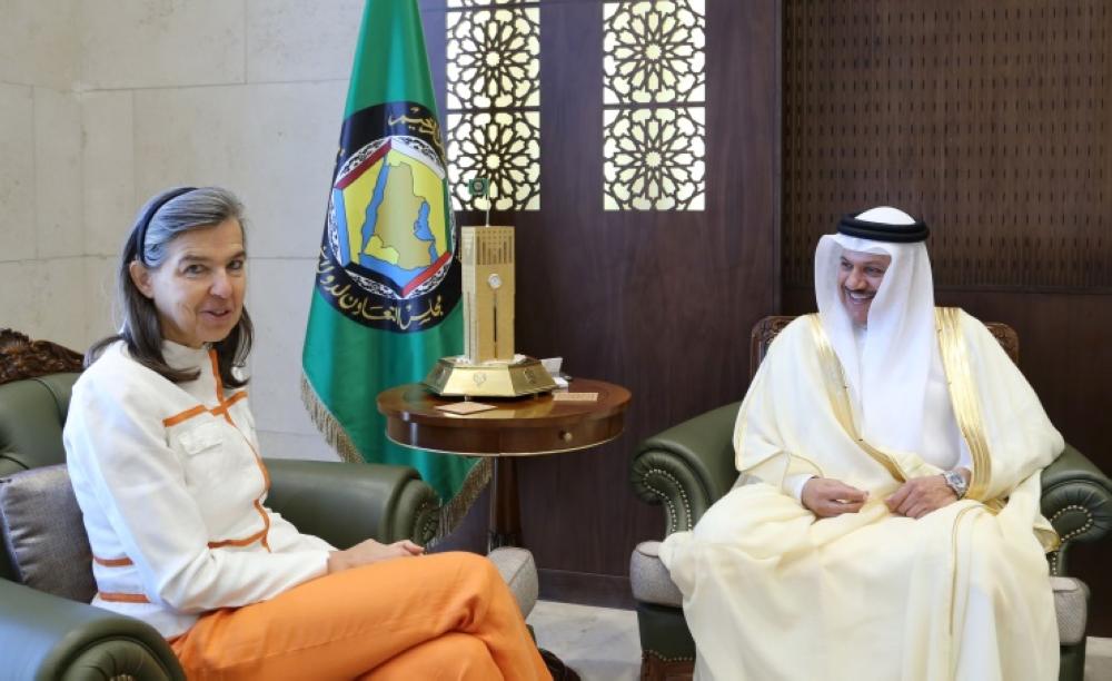 The Secretary General of the Gulf Cooperation Council (GCC) Dr. Abdullatif bin Rashid Al-Zayani, met in Riyadh today (Tuesday) with the Ambassador of the Kingdom of Belgium to the Kingdom of Saudi Arabia Dominic Menor.