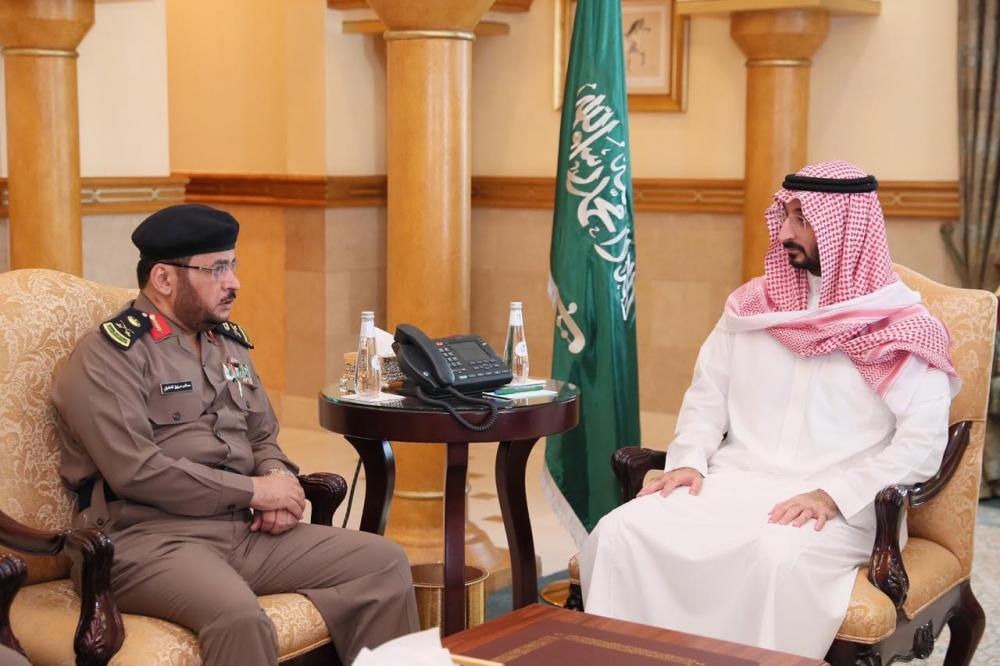 الأمير عبدالله بن بندر خلال استقباله اللواء سالم المطرفي 