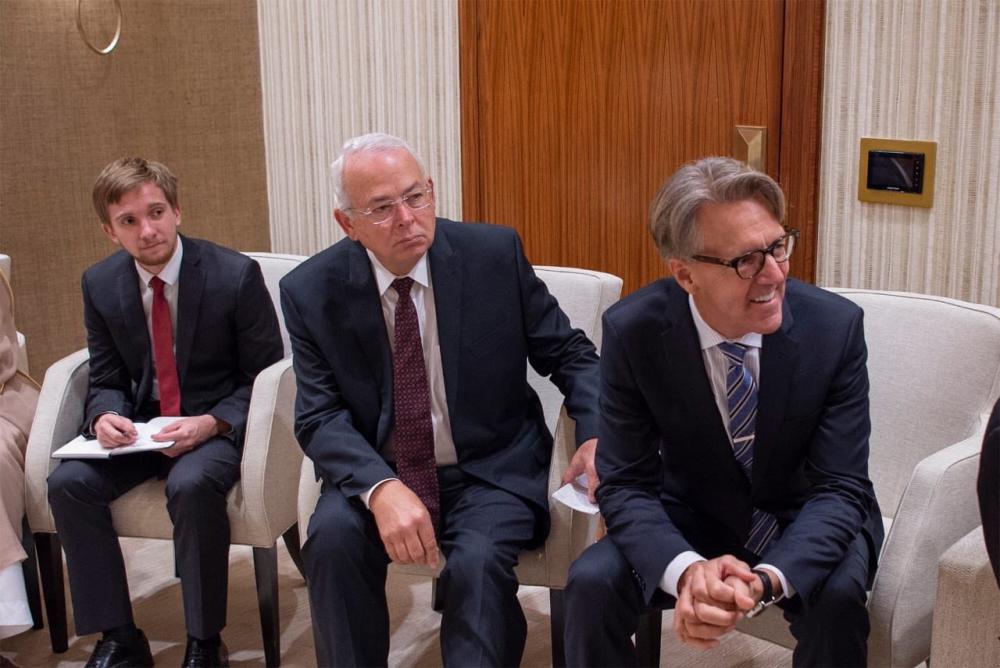 عدد من أعضاء الوفد