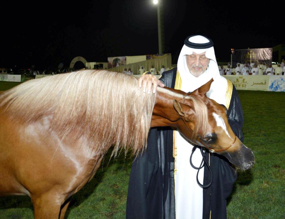 



الأمير خالد الفيصل لدى رعايته بطولة سابقة لجمال الخيل.