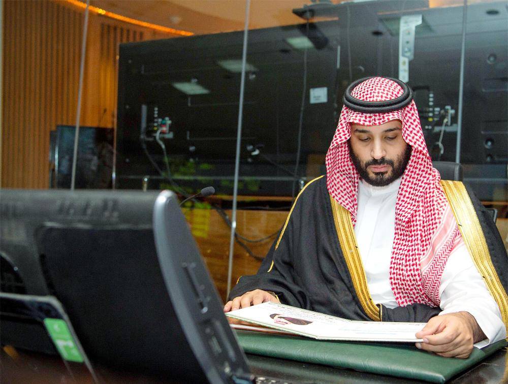



الأمير محمد بن سلمان مطلعا على الاستعداد القتالي والجاهزية العملياتية.