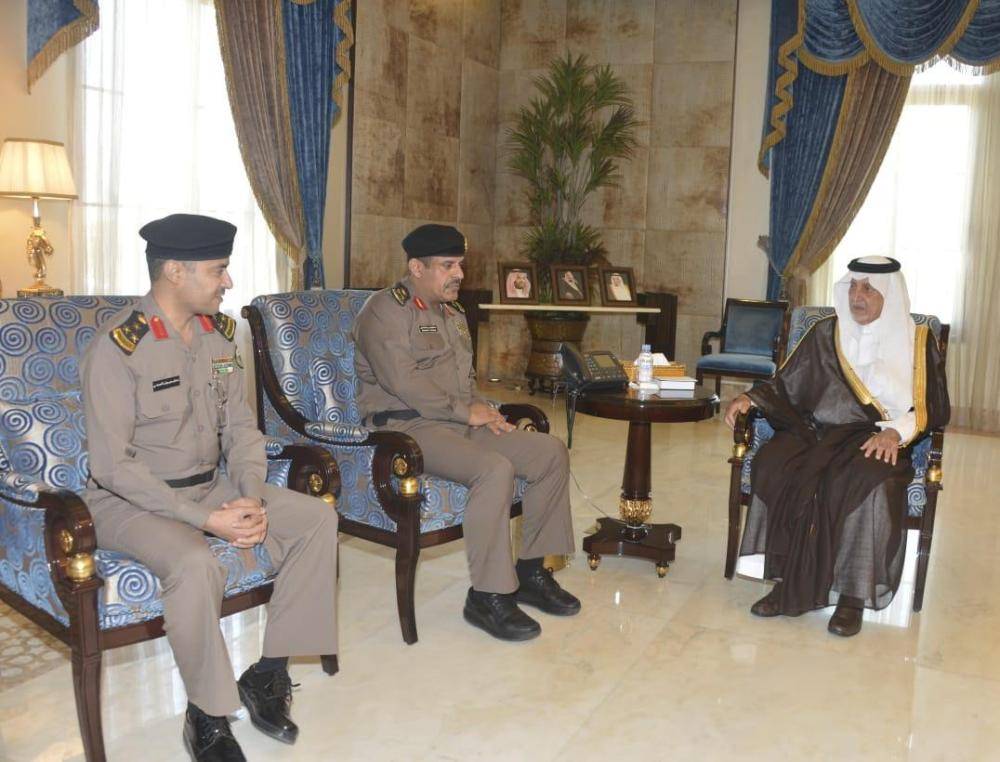 خالد الفيصل يستقبل العميد الجميعي ويستعرض خطط المرور في جدة