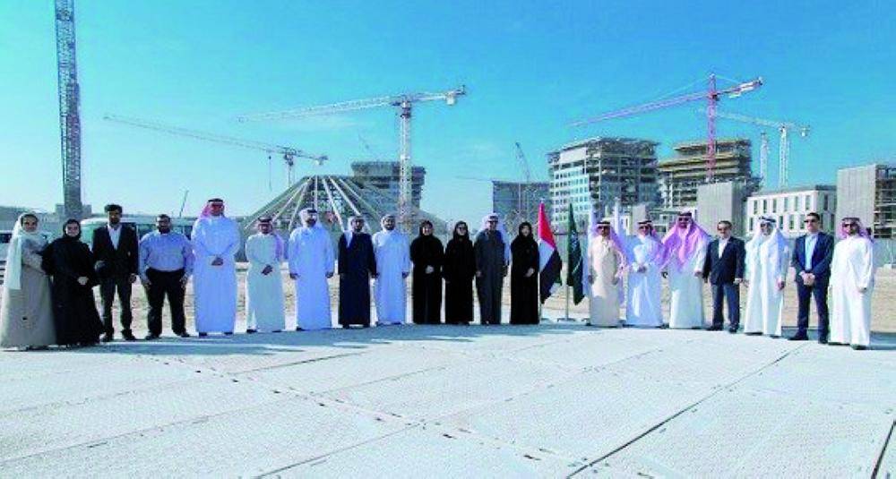



الوفد السعودي يطلع على آخر التطورات وسير العمل في إكسبو دبي. (عكاظ)