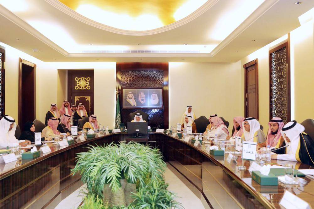 



الأمير خالد الفيصل مترئسا اجتماع تقييم وتقويم تجربة ملتقى مكة.