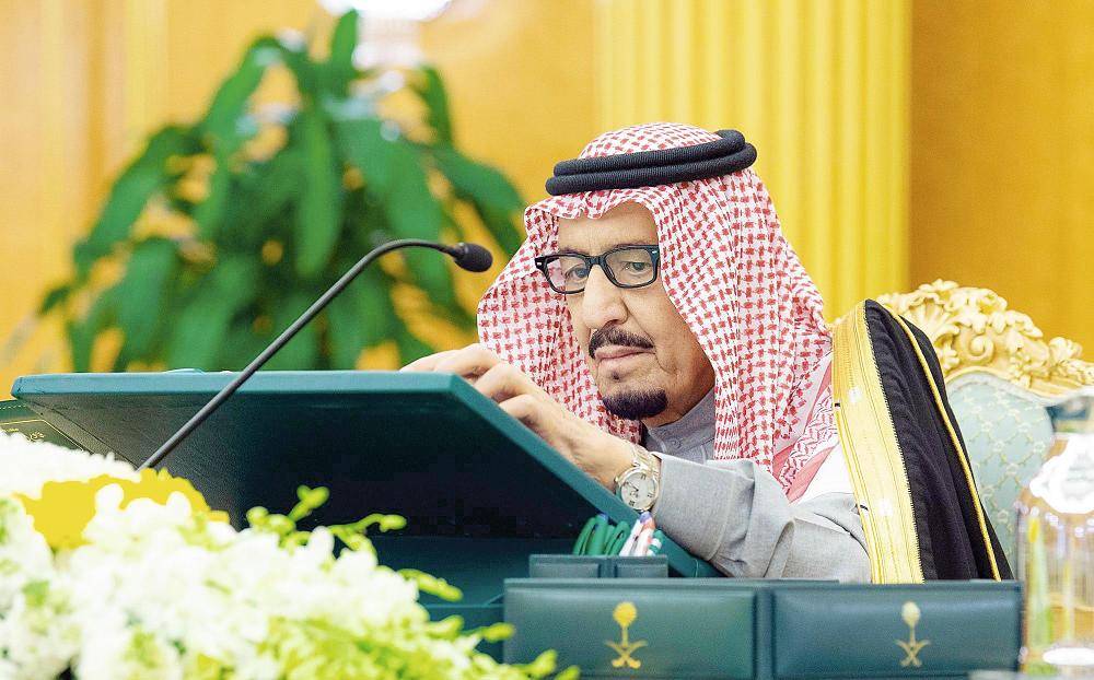 



خادم الحرمين الشريفين مترئسا جلسة مجلس الوزراء أمس في الرياض. (واس)