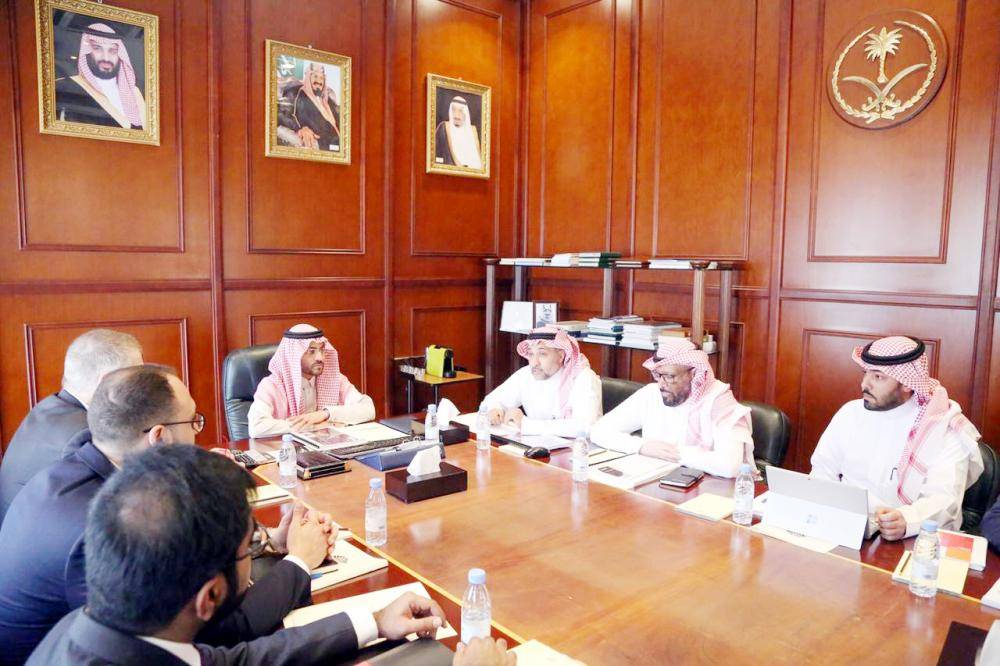



الأمير فيصل بن فهد يترآس اجتماع هيئة تطوير المنطقة.