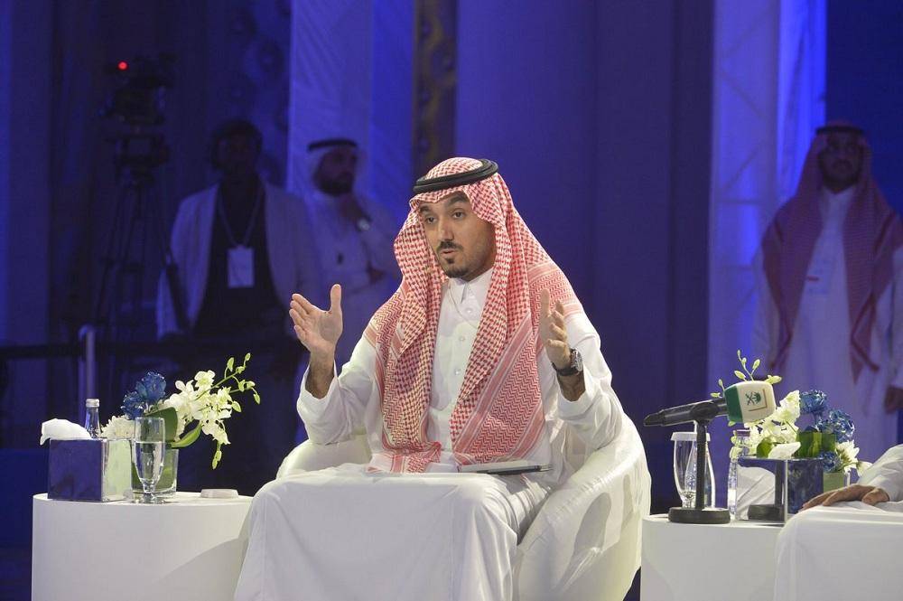 الأمير عبدالعزيز بن تركي الفيصل متحدثا خلال المنتدى