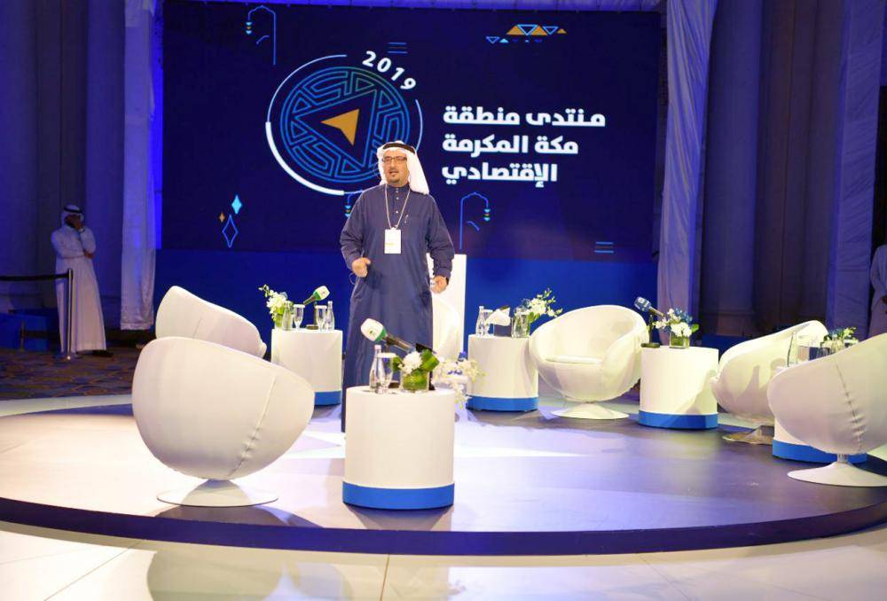 



 المهندس خالد السليماني خلال حديثه في المنتدى.