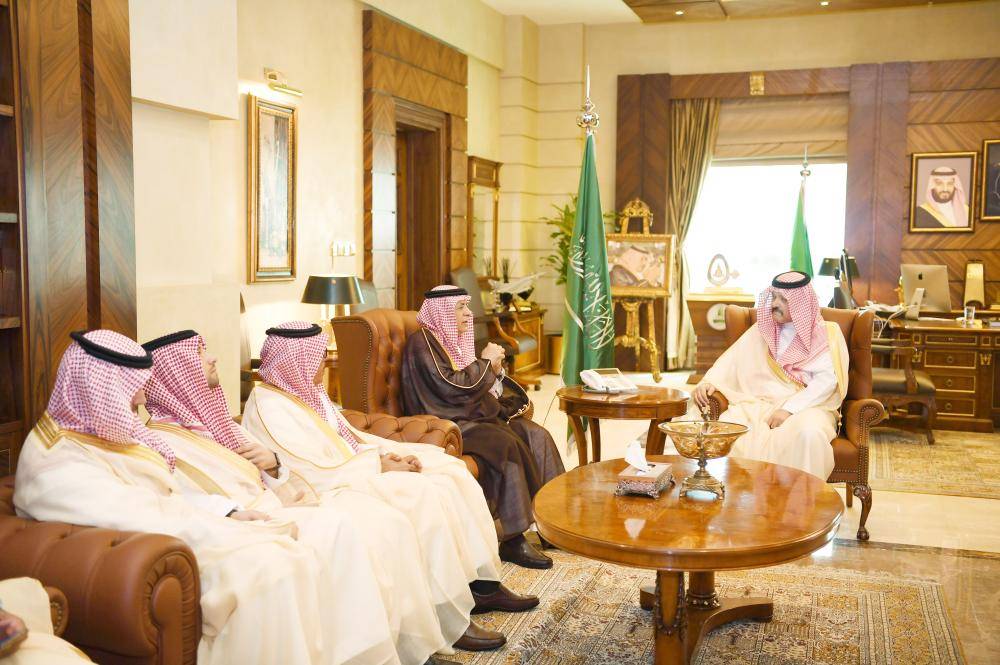 



الأمير مشعل بن ماجد مستقبلا وزير الخدمة المدنية.
