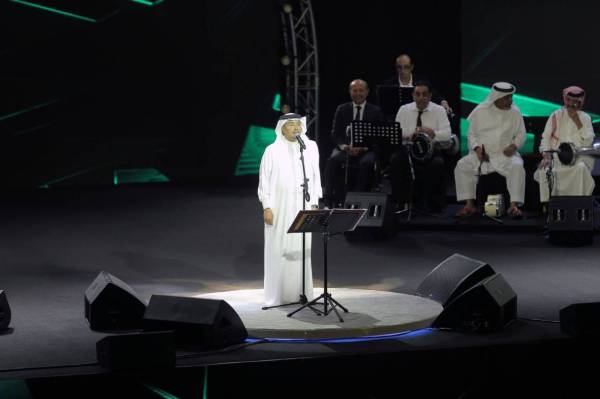 روائعه أشعلت أجواء العيد فنان العرب ليت طول السنة حفلات أخبار السعودية صحيفة عكاظ