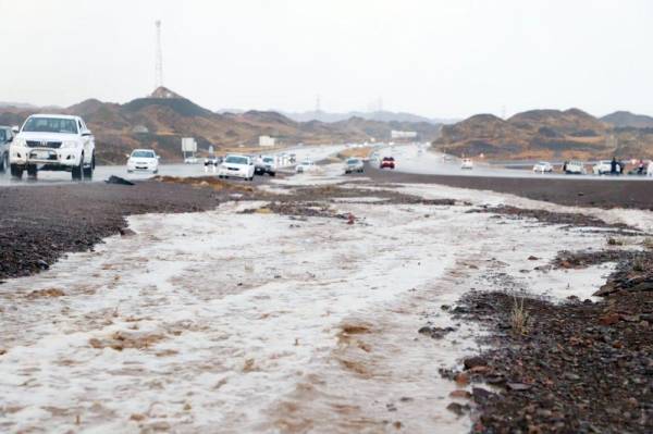 



مطالبات بإصلاح مجرى الأودية المتضررة.  (تصوير: بندر الترجمي)