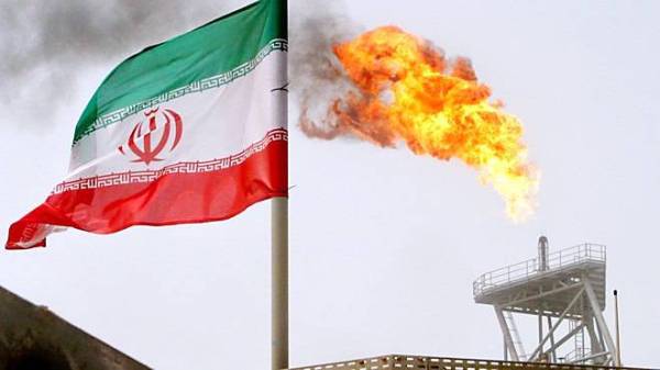 



العقوبات الأمريكية على إيران دفعتها لطلب بيع النفط فقط.