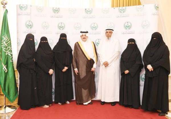 



الأمير سعود بن نايف خلال لقائه أعضاء جمعية قرطبة.