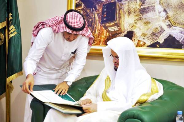 



النائب العام متفقدا فرع النيابة في مكة المكرمة أمس.