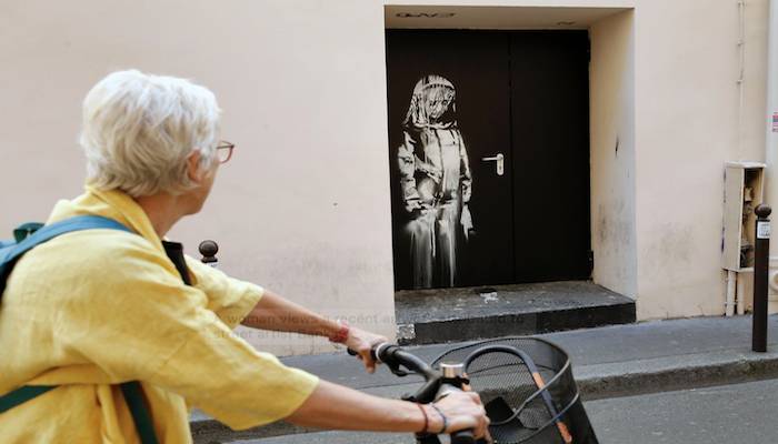 



أعمال الفنان الجرافيتي العالمي بانكسي تزين شوارع باريس.