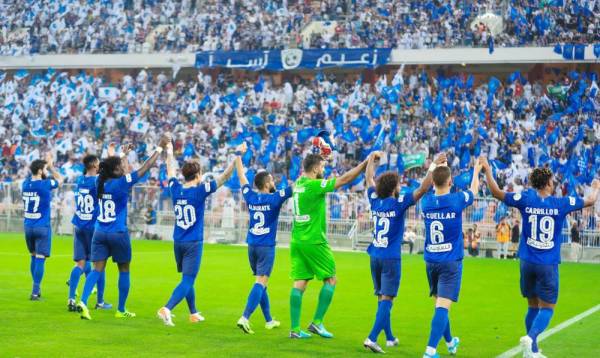 



 احتفال لاعبي الهلال مع الجماهير عقب الفوز على الاتحاد في الدوري.