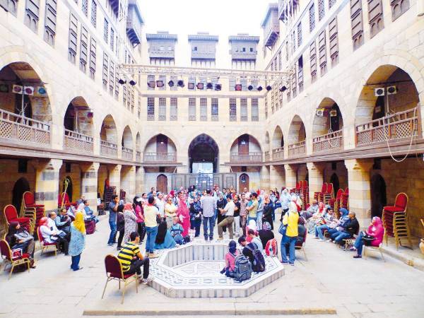 



قصر الغوري في مصر يعد مدرسة لإحياء التراث الفني.