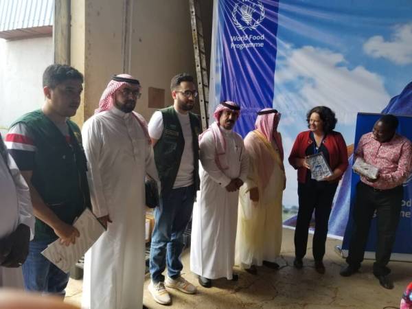 50 طن تمور معونات سعودية لطلاب جنوب السودان