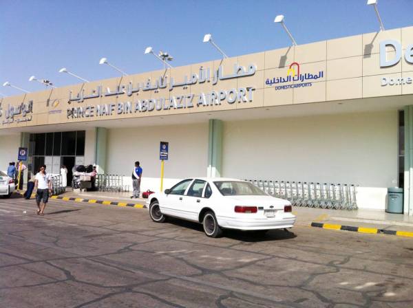 



مطار الأمير نايف بن عبدالعزيز الدولي في بريدة. (عكاظ)