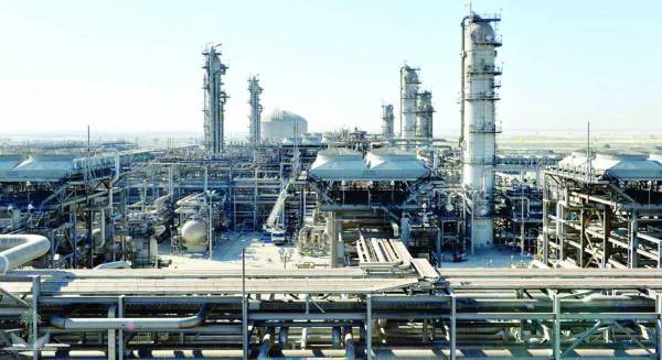 مصانع أرامكو .. عمل مستمر لحفظ توازن السوق النفطية.