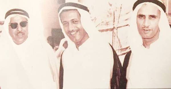 



ناصر السركال عام 1963 (يسار) مع زميليه في تأسيس بنك دبي الوطني سلطان العويس ومحمد سعيد الملا.