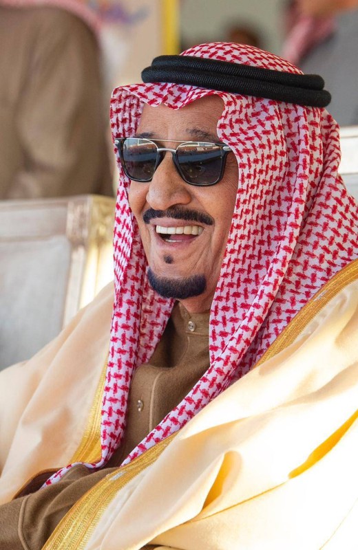 الملك سلمان بن عبدالعزيز خلال رعايته حفل الختام. (واس)