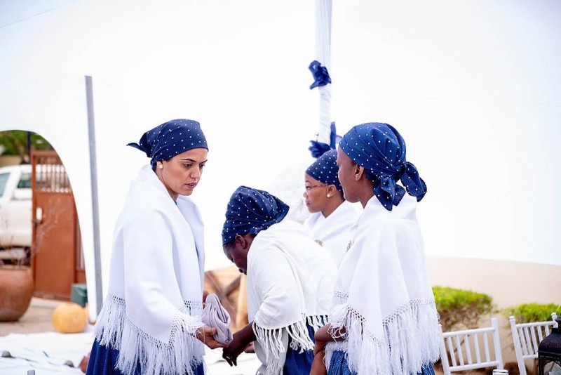 



عروس ومهنئاتها من بوتسوانا.