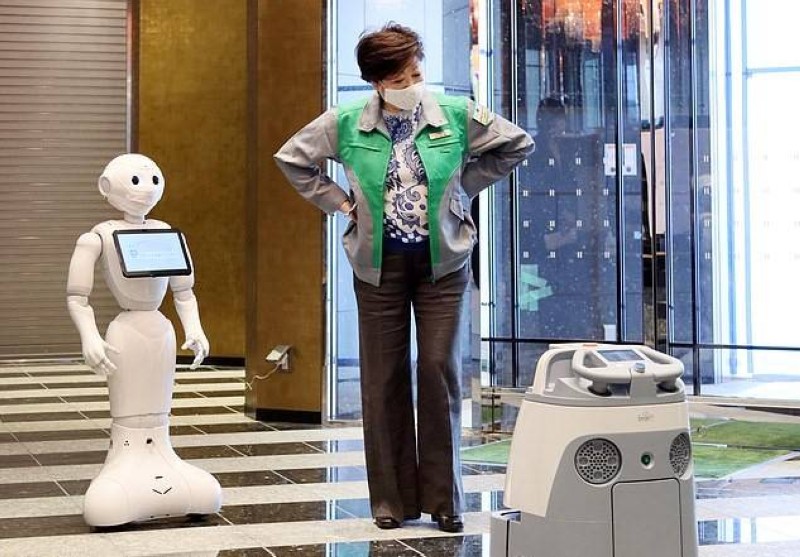 الروبوت سيكون في استقبال نزلاء الفنادق.