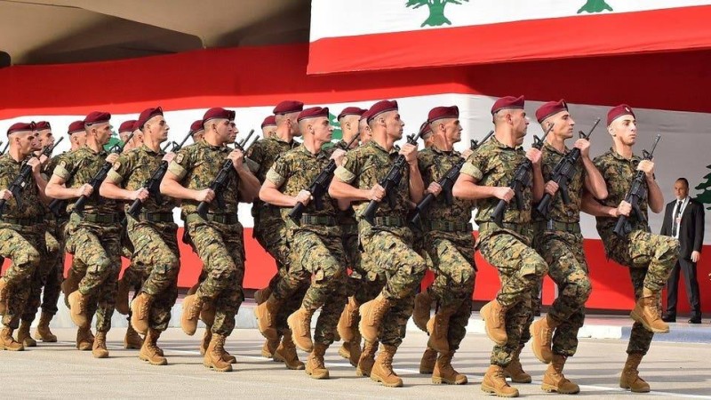 جنود لبنانيون خلال تدريب عسكري.