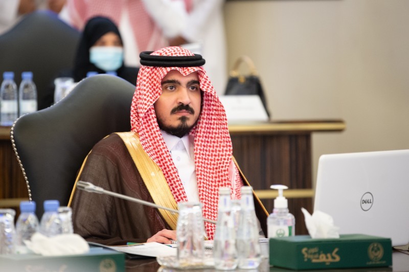 الأمير بدر بن سلطان خلال حضوره «ملتقى مكة الثقافي» في دورته الخامسة تحت شعار «كيف نكون قدوة في العالم الرقمي».