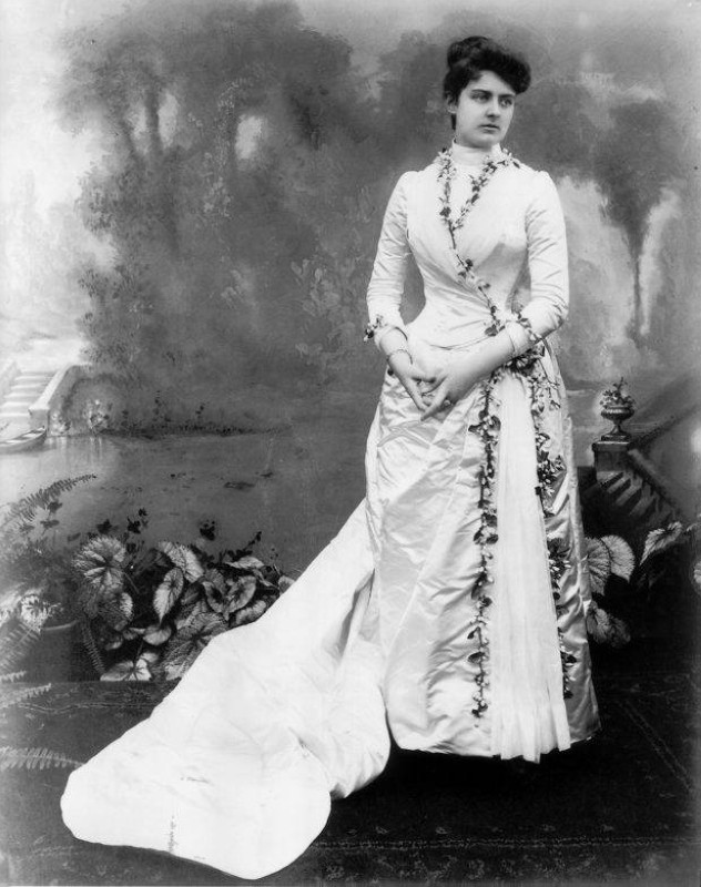 فرانسيس فولسوم كليفلاند يوم زفافها في البيت الأبيض في 1884.