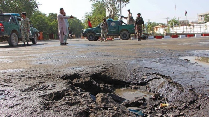 



موقع انفجار سيارة مفخخة في أفغانستان.