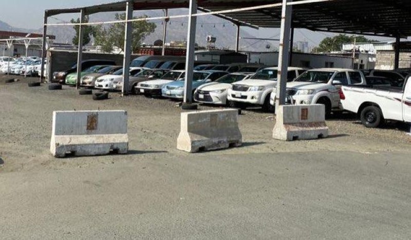 



مصدات لإغلاق معارض السيارات في العابدية.